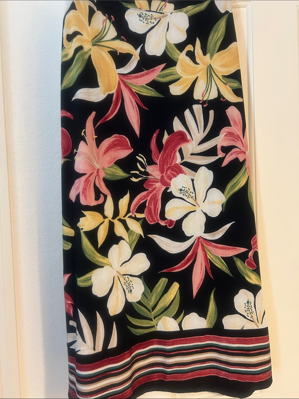 Chico's Black Flowers with Yellow, Pink & White Blooms knit skirt with Lycra.